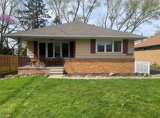 16557 Brinbourne Ave, Middleburg Heights, OH