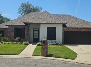 112 Hampshire St, Youngsville, LA 70592