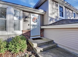 5037 Perry Ln, Merriam, KS 66203