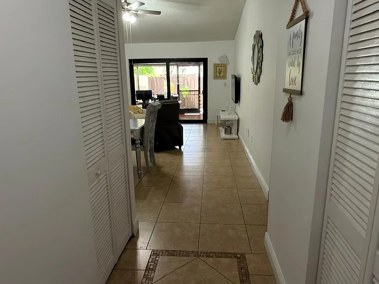 5302 SW 138th Pl — Photo 7