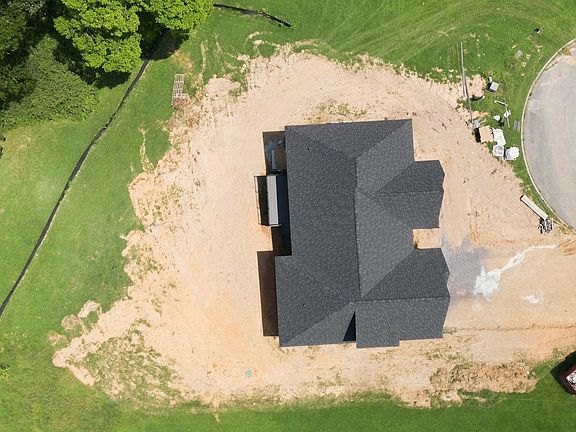5th image of 1005 Woodbury Trl