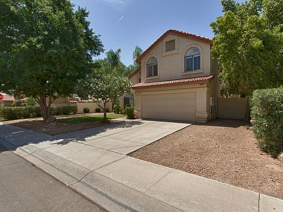 3rd image of 831 E Stanford Ave