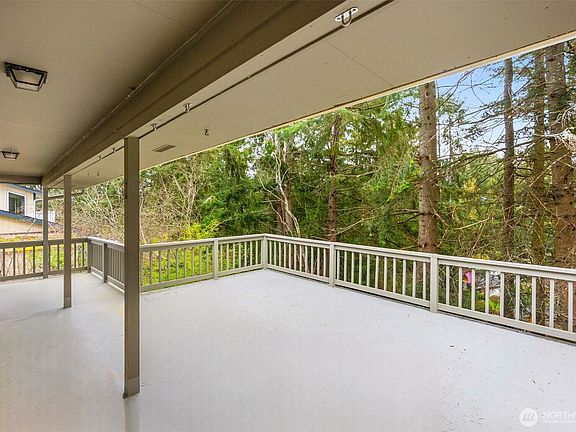 5th image of 9009 Ridgeview Circle W
