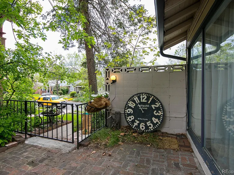 1100 S Clayton St — Photo 25