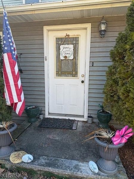 1st image of 38 Highland Lakes Rd