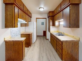 1027 N 12th St APT 34, Bismarck, ND 58501