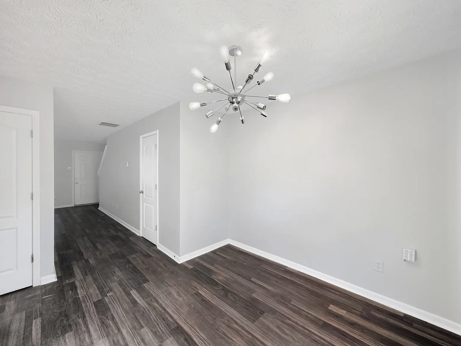 5539 Pineridge Court - 1 — Photo 3