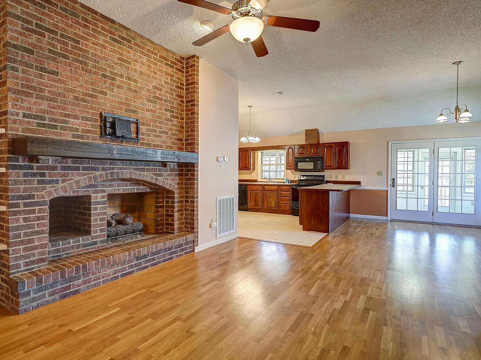 46 Platinum Ct — Photo 4