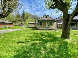 3867 Green Valley Rd, Huntington, WV 25701