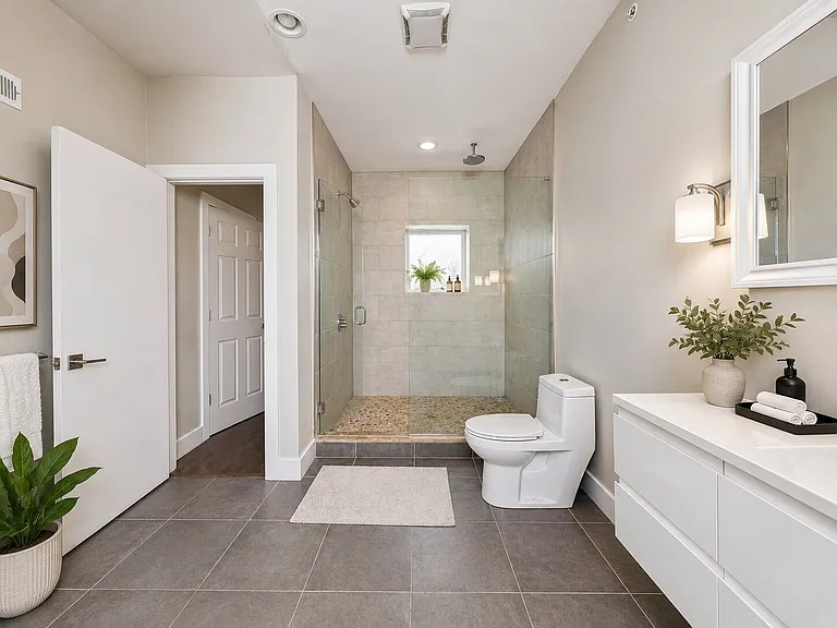 1435 S Taylor St — Photo 29
