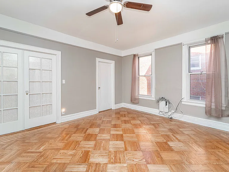 25-65 46th St #2 — Photo 7