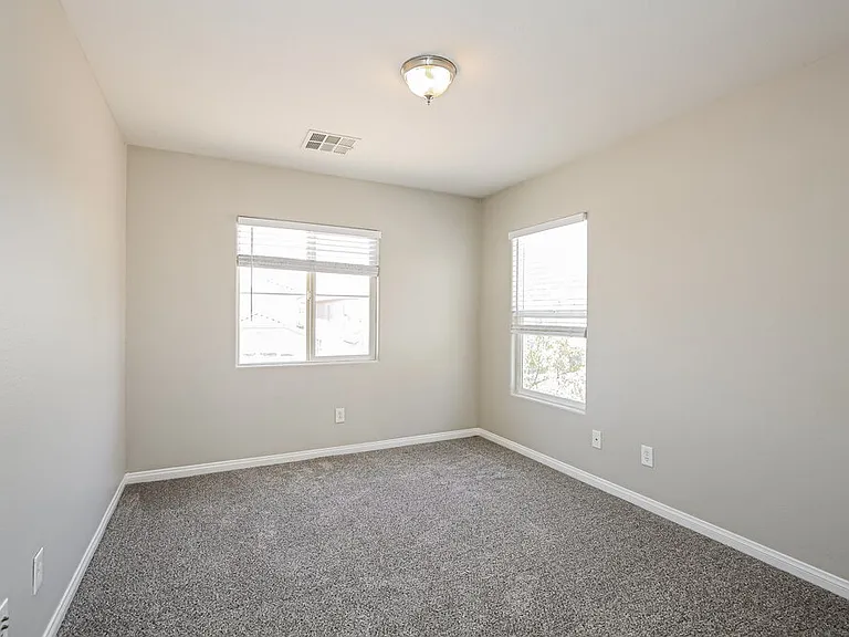 3958 Russet Plains St — Photo 15