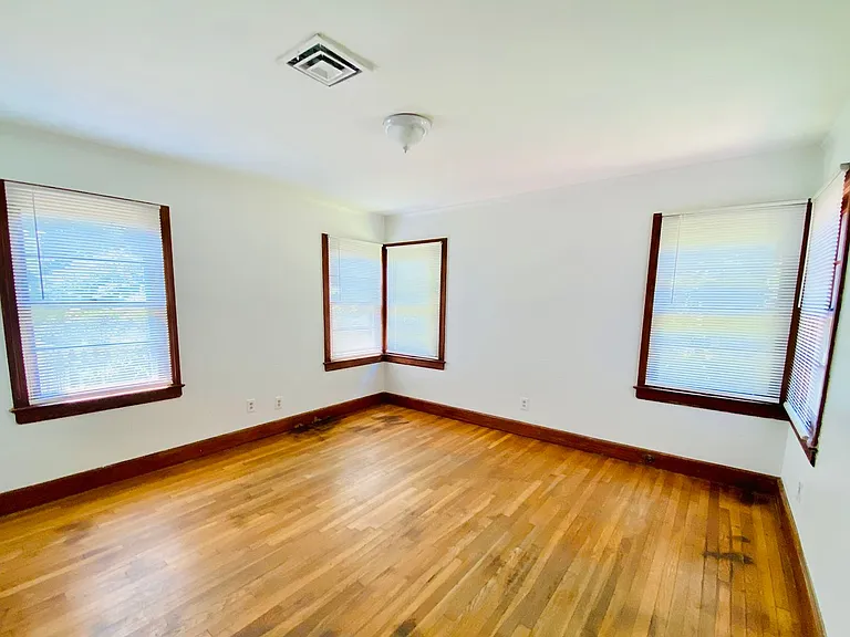 116 Oak Crest Dr — Photo 8