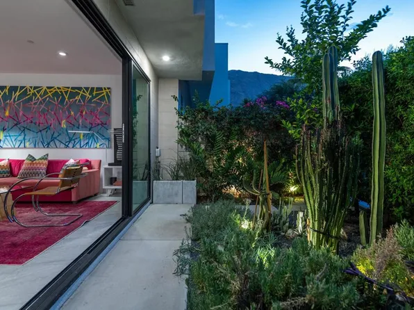 294 Mayfair Way, Palm Springs, CA 92264