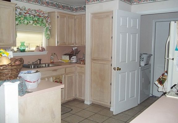 4th image of 2830 Vancouver Dr