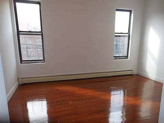 2nd image of 820 Elton Ave #2