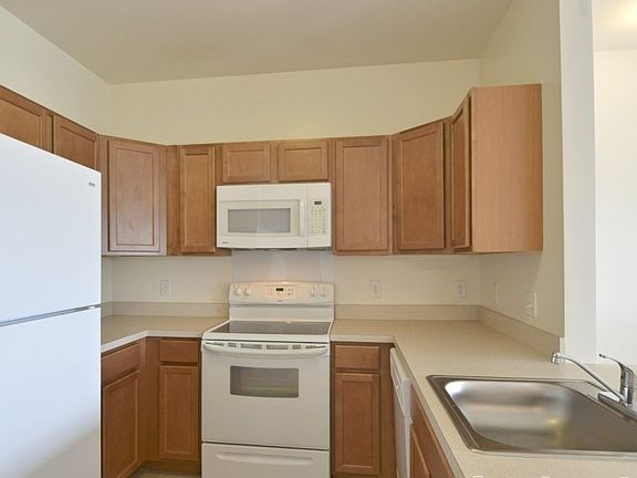 4th image of 14 Malvern Ln APT 3