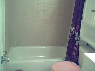 5th image of 407 Burgundy St