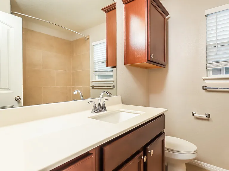 415 N Heatherwilde Blvd — Photo 16