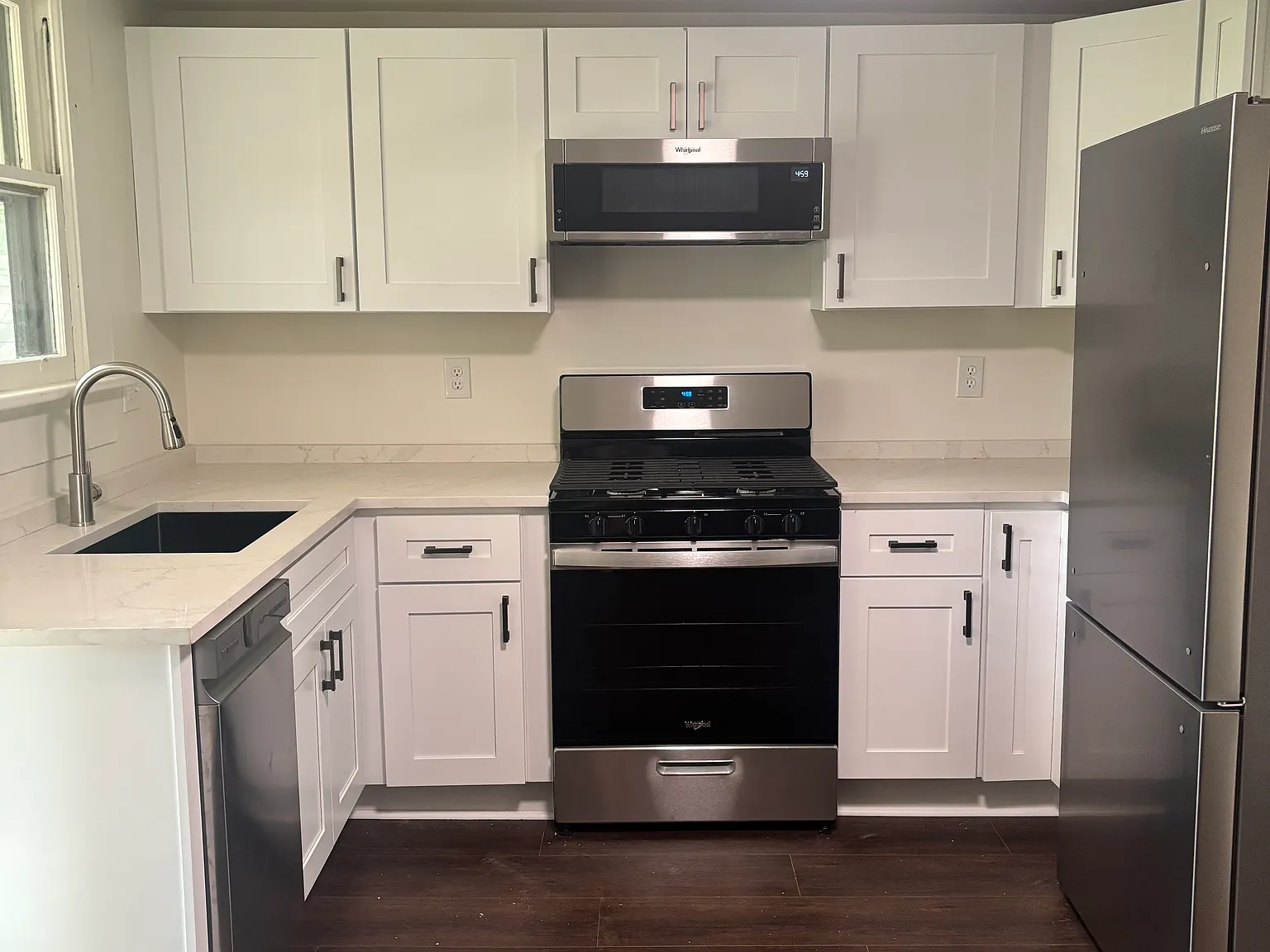2 bed, 1000 sqft, $1,950 — Photo 2