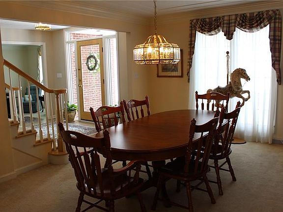 4th image of 428 Laurel Oak Dr
