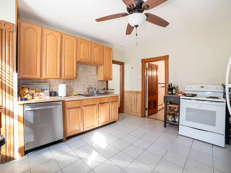 74 Green Hill Pkwy #1 — Photo 8