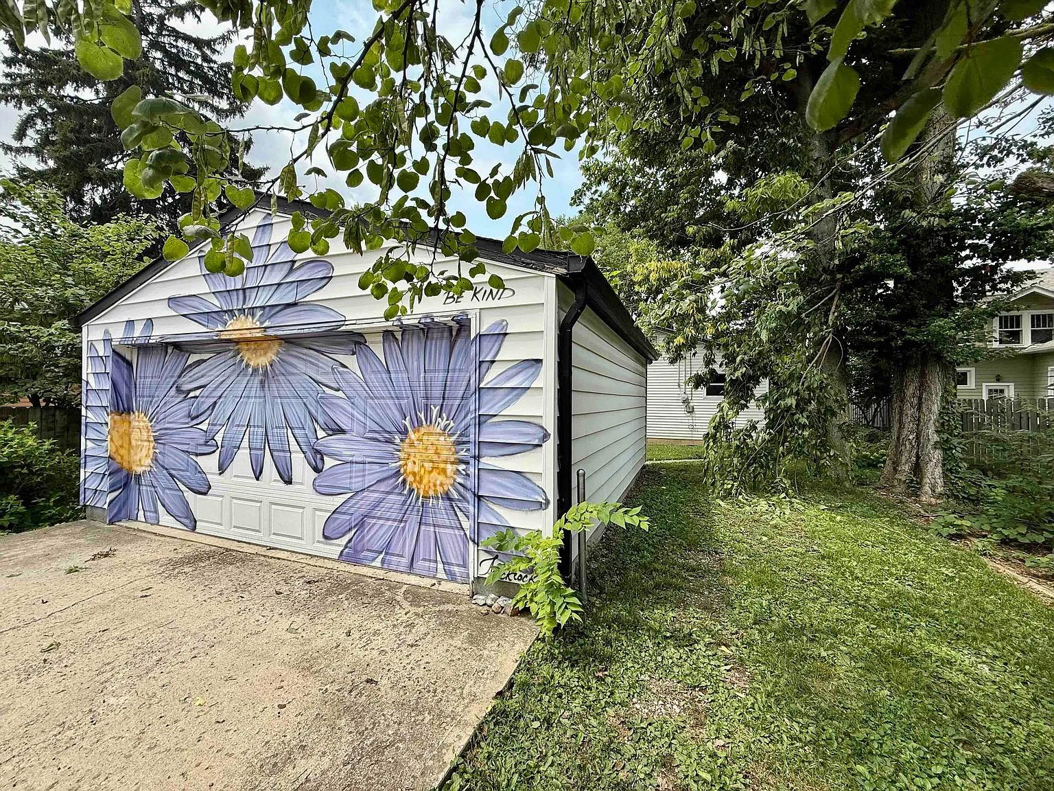 3 bed, 1272 sqft, $2,200 — Photo 4
