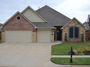 15513 Creek View Dr, Edmond, OK 73013