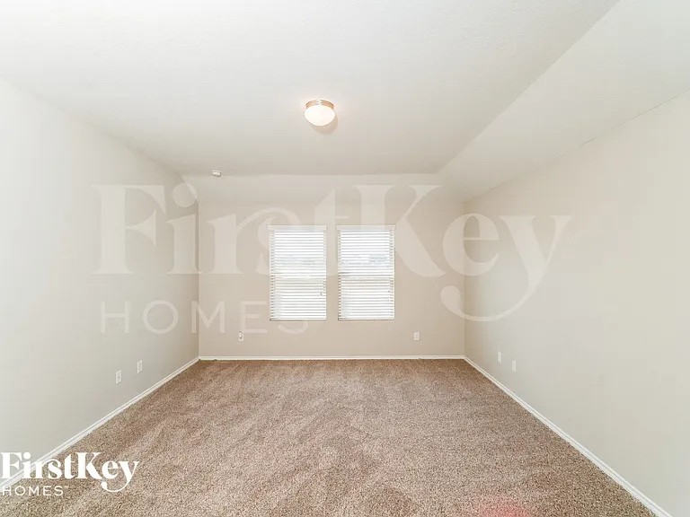 1960 Heather Glen Dr — Photo 12