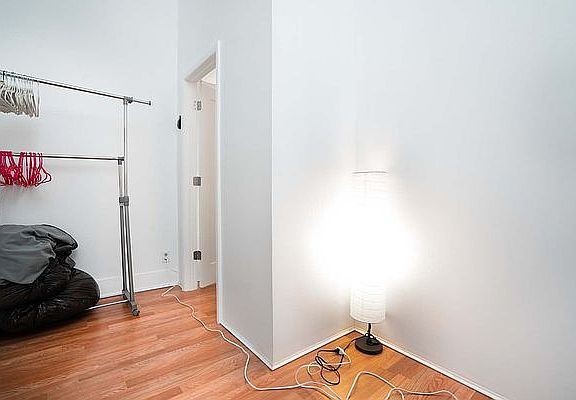5th image of 318 Suydam St #2L