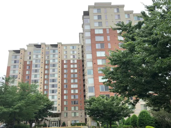 2726 Gallows Rd APT 406, Vienna, VA 22180
