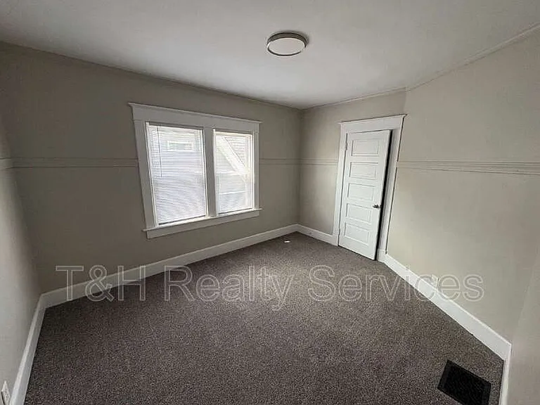 22 E Parkview Ave — Photo 15