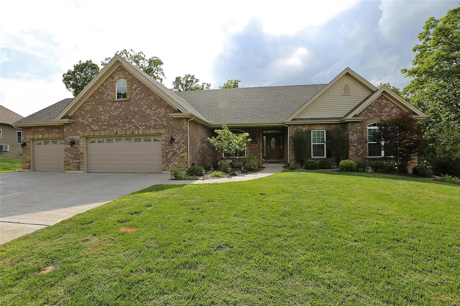 1281 Diamond Valley Dr photo 1