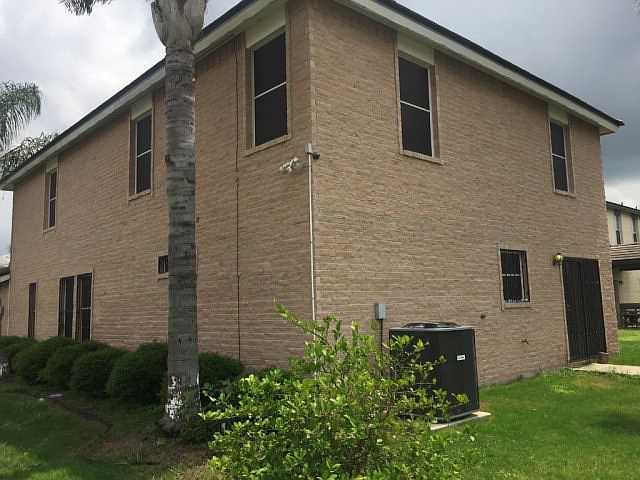 2nd image of 3310 Los Lagos Dr