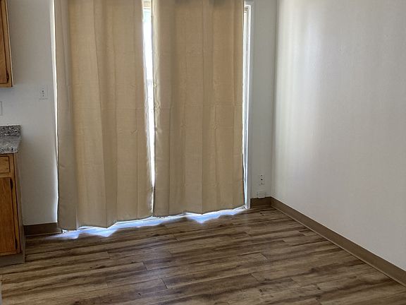 3rd image of 1014 S Oregon St