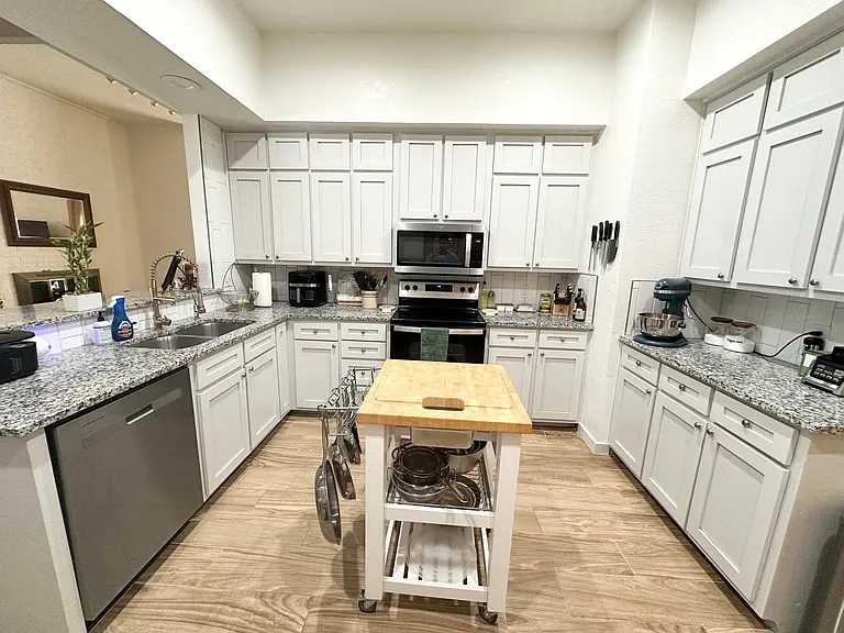 2513 Noel Ave — Photo 8