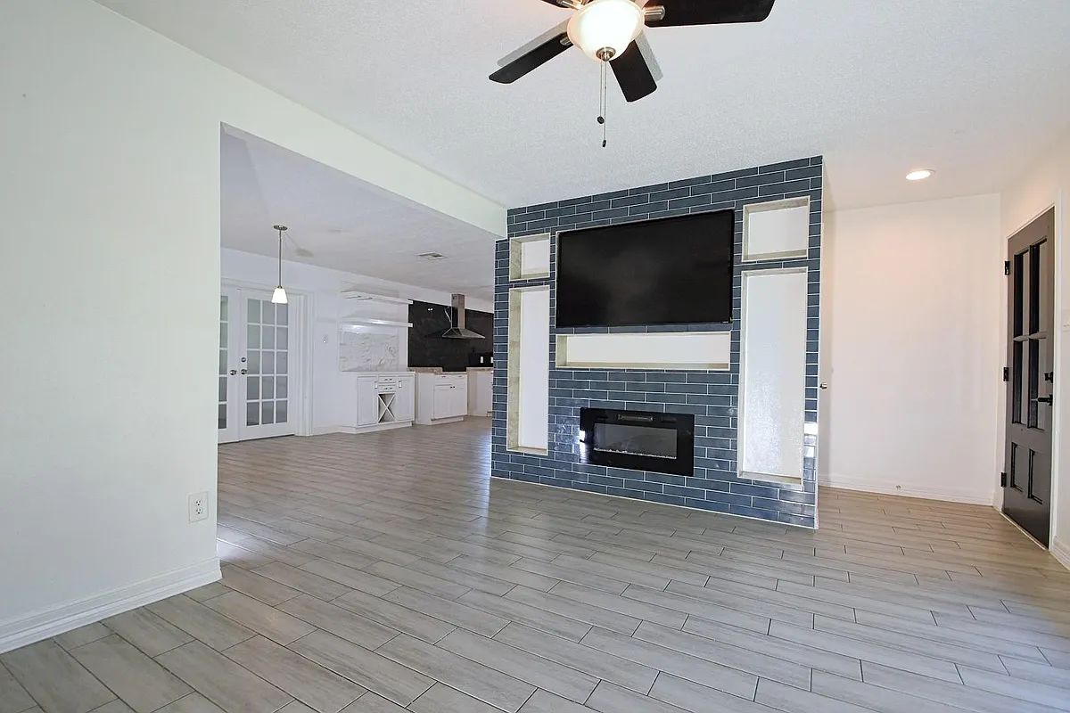 Building Photo - 807 Turney Dr