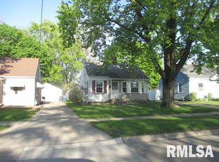 938 53rd St, Moline, IL 61265