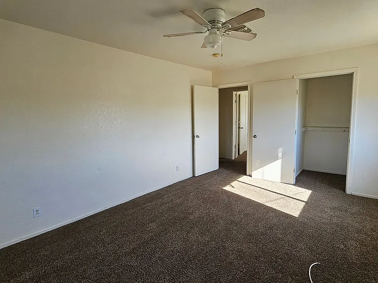 20300 Graham St — Photo 7