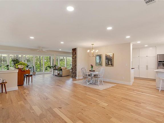 4th image of 1502 Dogwood Dr