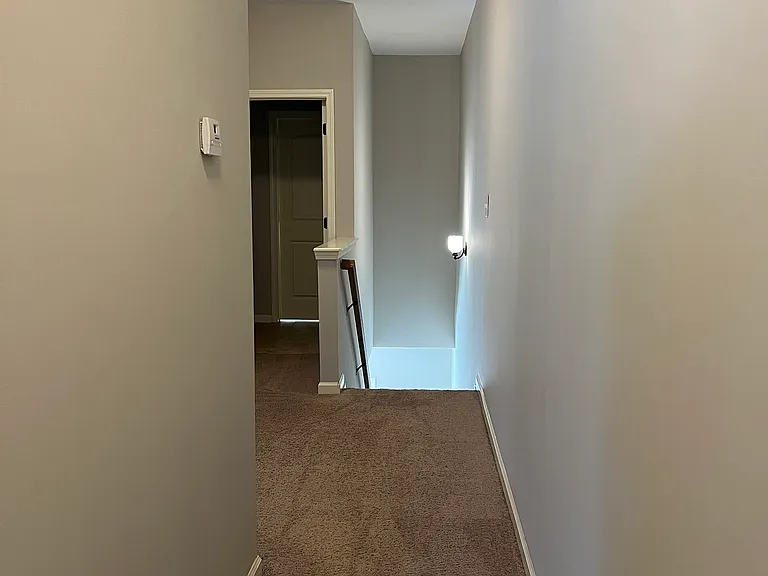 1071 Middleton Ln — Photo 10