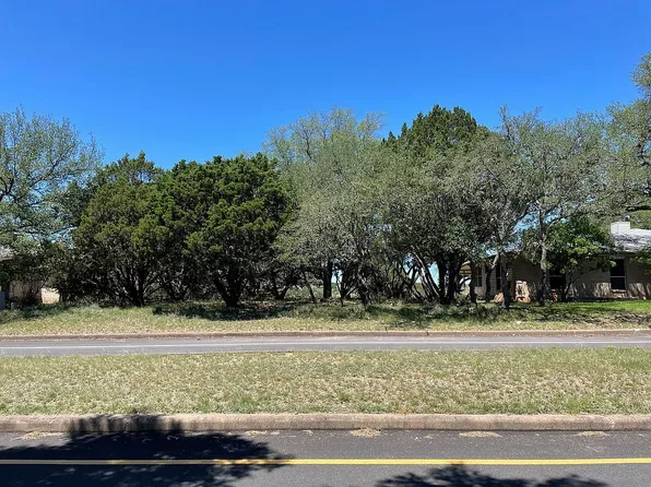 20520 Highland Lake Dr, Lago Vista, TX 78645