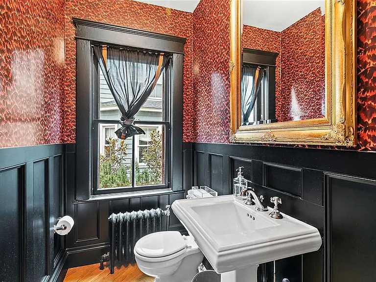 512 Lexington Ave — Photo 12