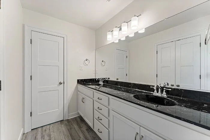 15400 Adelay Ct — Photo 31