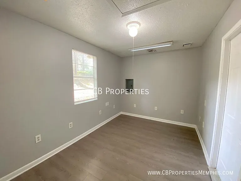 3617 King James Cv — Photo 10