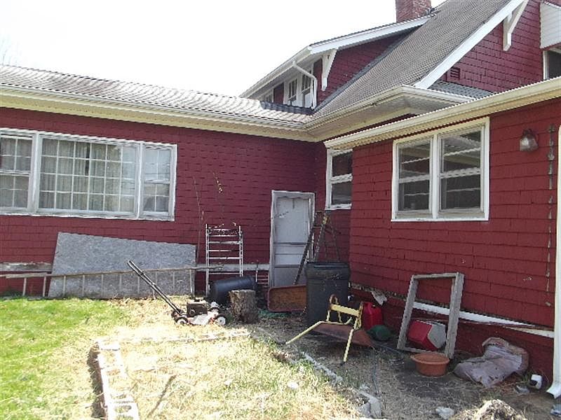 2nd image of 355 Ohio Ave