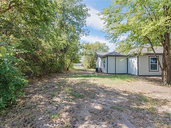 5th image of 220 Bella Vista Dr