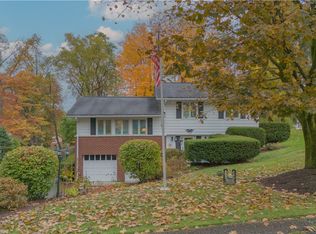 1006 Sandhurst Dr, Coraopolis, PA 15108
