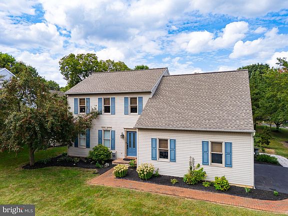 3rd image of 1827 Krystle Dr