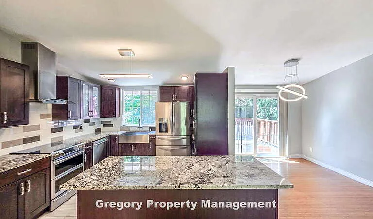 17606 Brook Blvd — Photo 7
